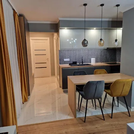 Peaceful&Central Apartment With Garden Targu Mures Exterior photo